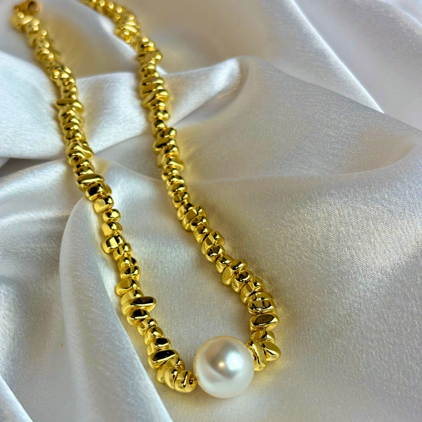 Gold nugget pearl  necklace