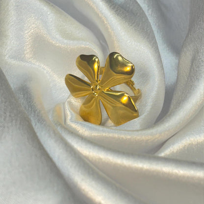 Golden Flora Chic Flower Ring