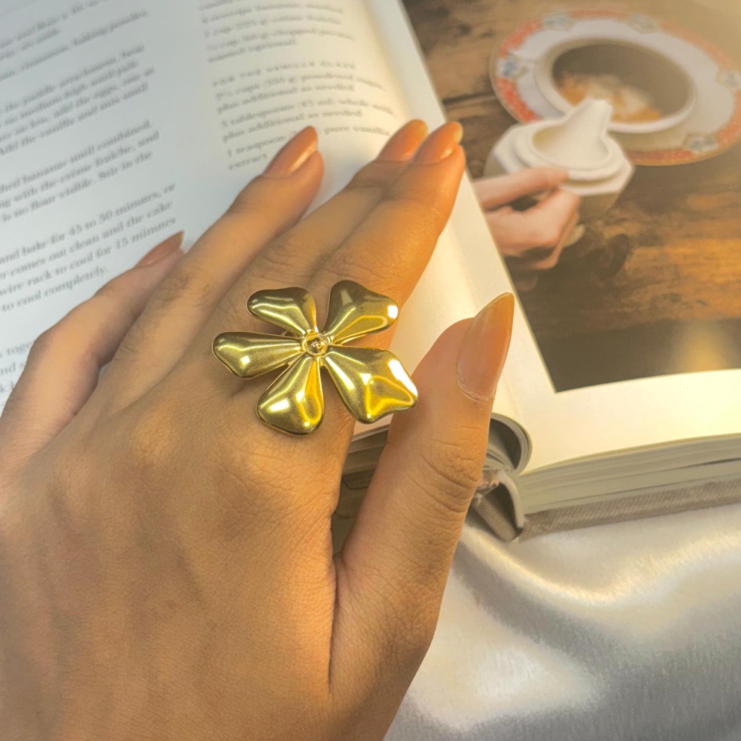 Golden Flora Chic Flower Ring