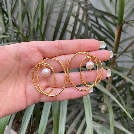 Minimalist Gold-Plated Hoops with Freshwater Pearl