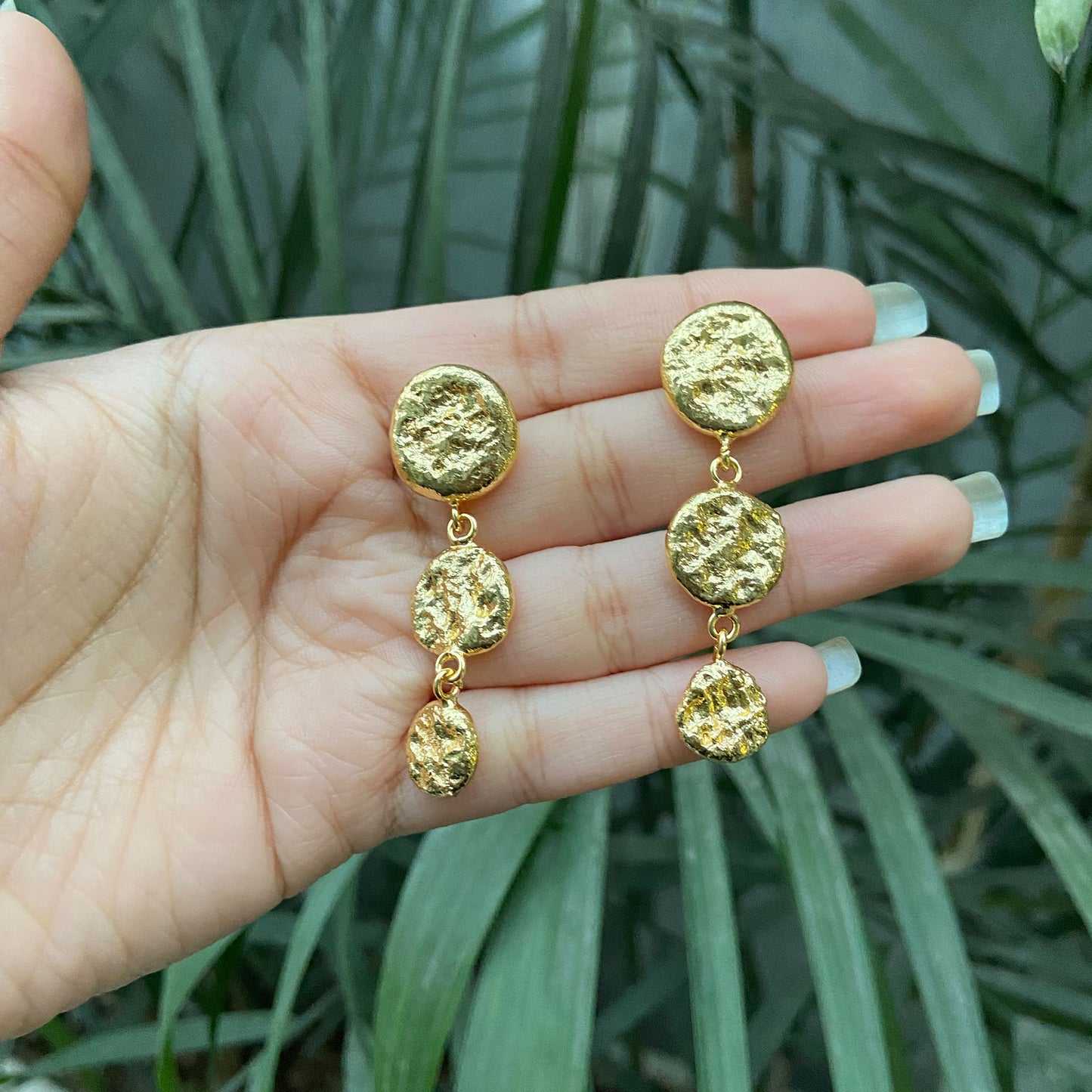 Hammered Gold-plated dangling earrings