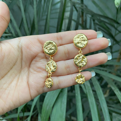 Hammered Gold-plated dangling earrings