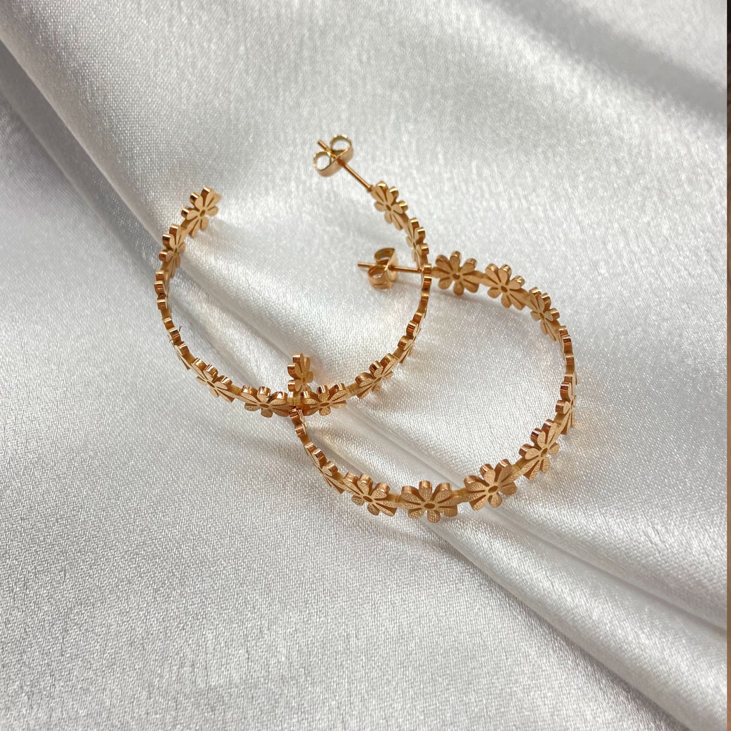 Daisy Charm Gold-Plated Floral C-Hoop Earrings