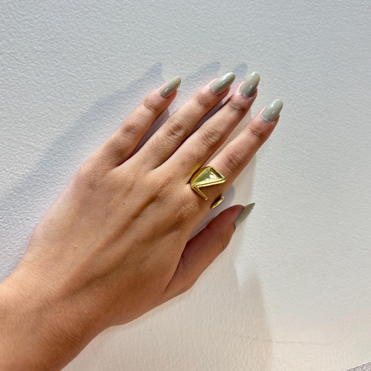 Sleek Initial Z Gold Ring