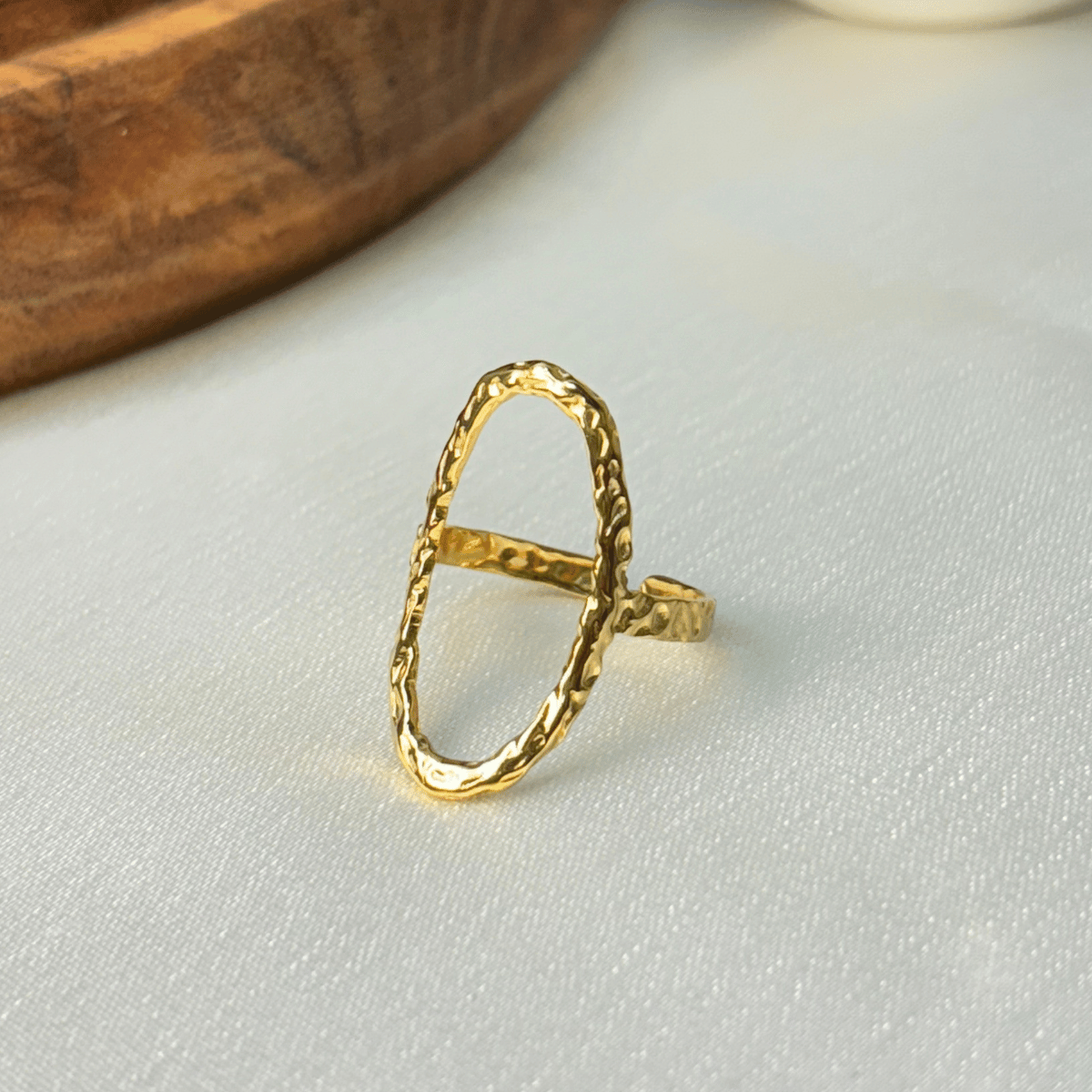 Oval Loop Statement Ring