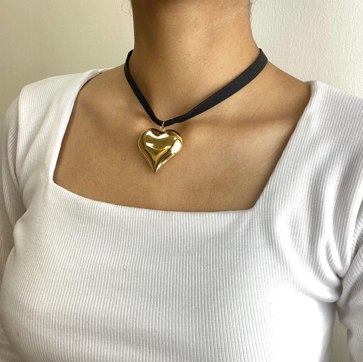 Bold heart charm necklace