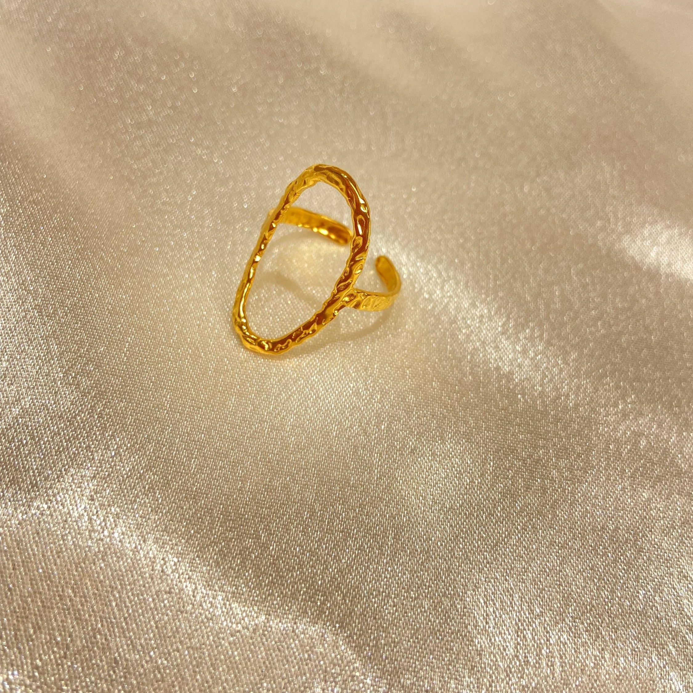 Oval Loop Statement Ring