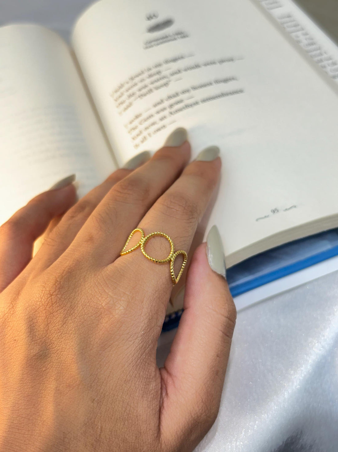 Eternal Loops Golden Links Ring