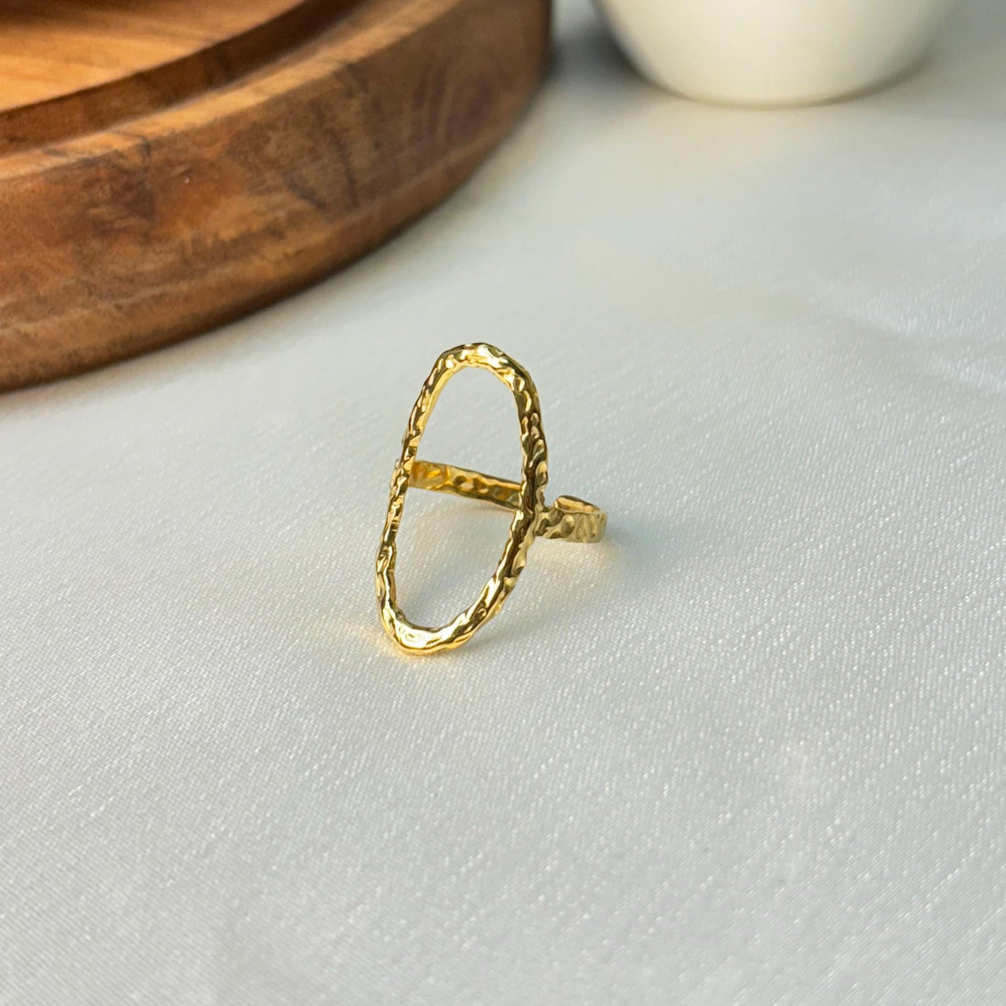 Oval Loop Statement Ring