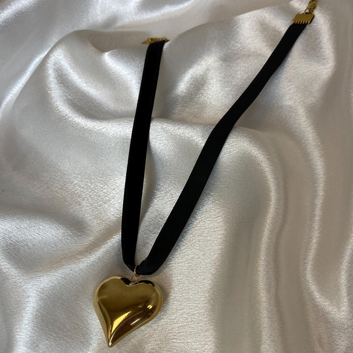 Bold heart charm necklace