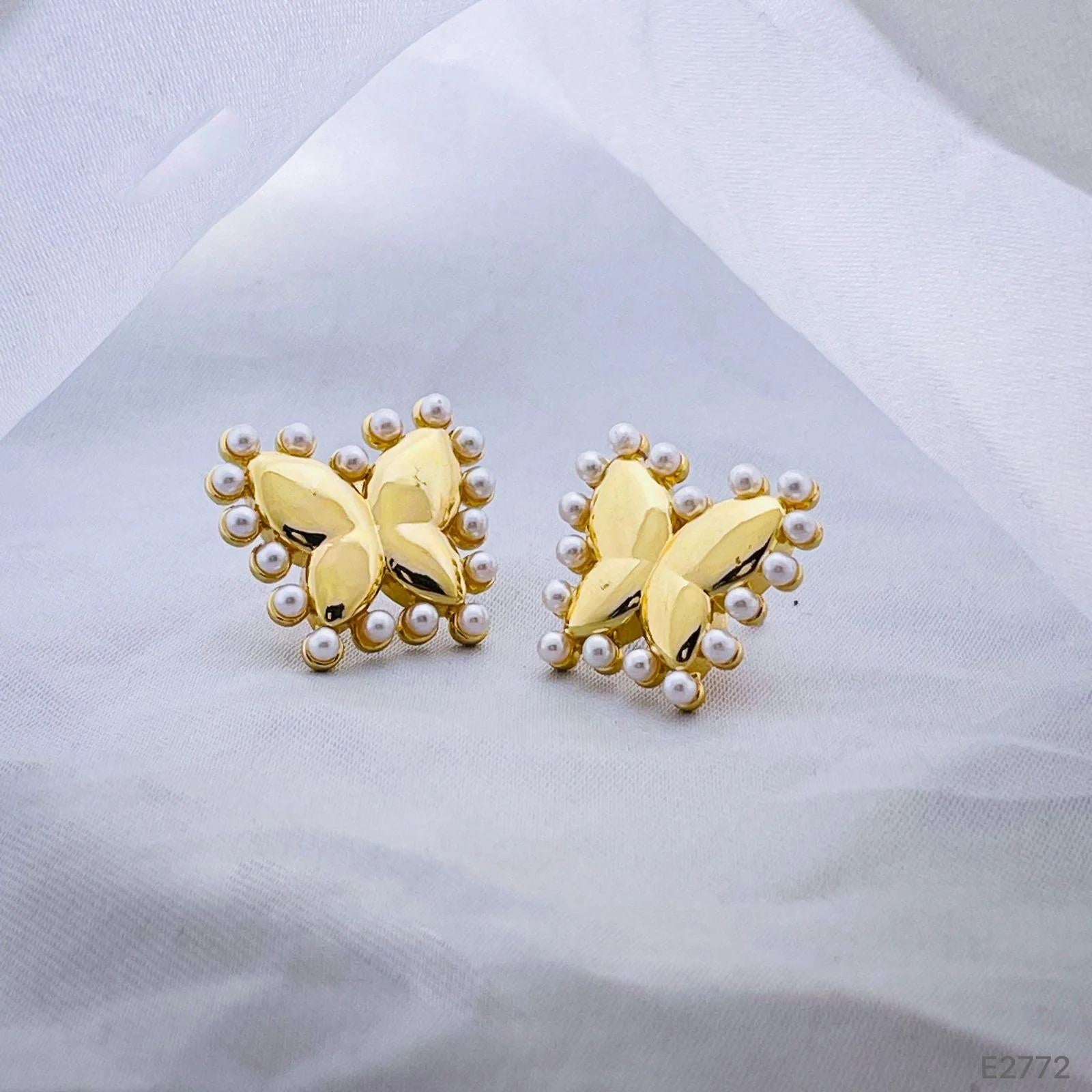 Gold-Plated Butterfly Pearl Stud