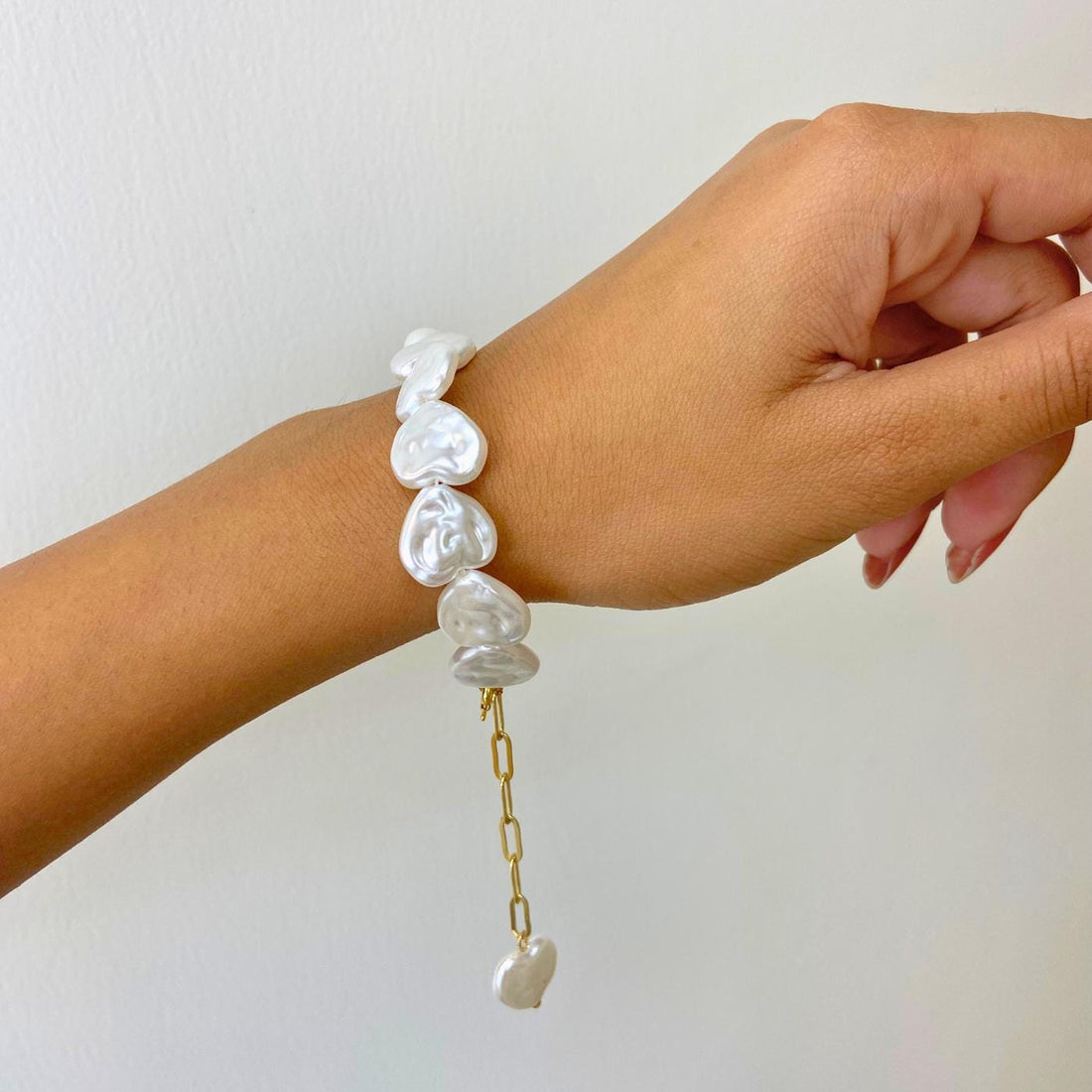 Gold pearl heart bracelet