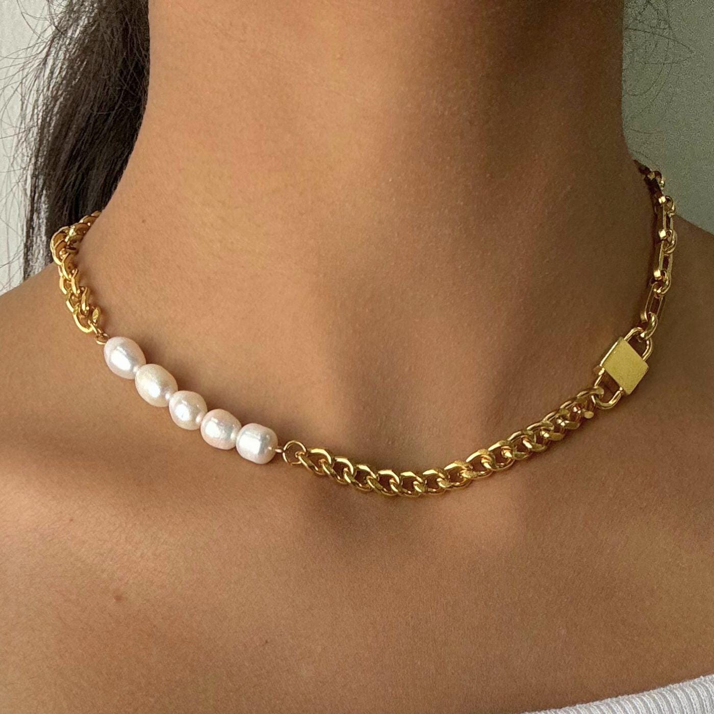 Pearl and chain necklace