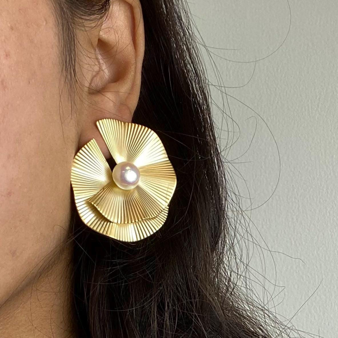 Pearl Fan Gold-Plated Earrings