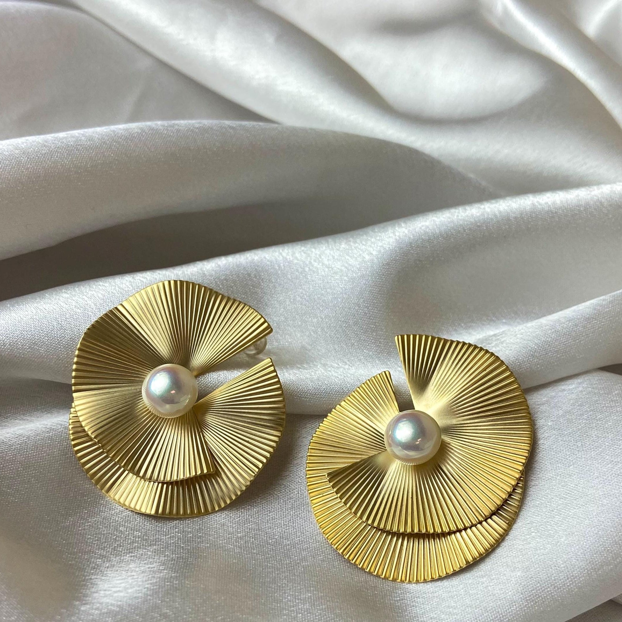 Pearl Fan Gold-Plated Earrings