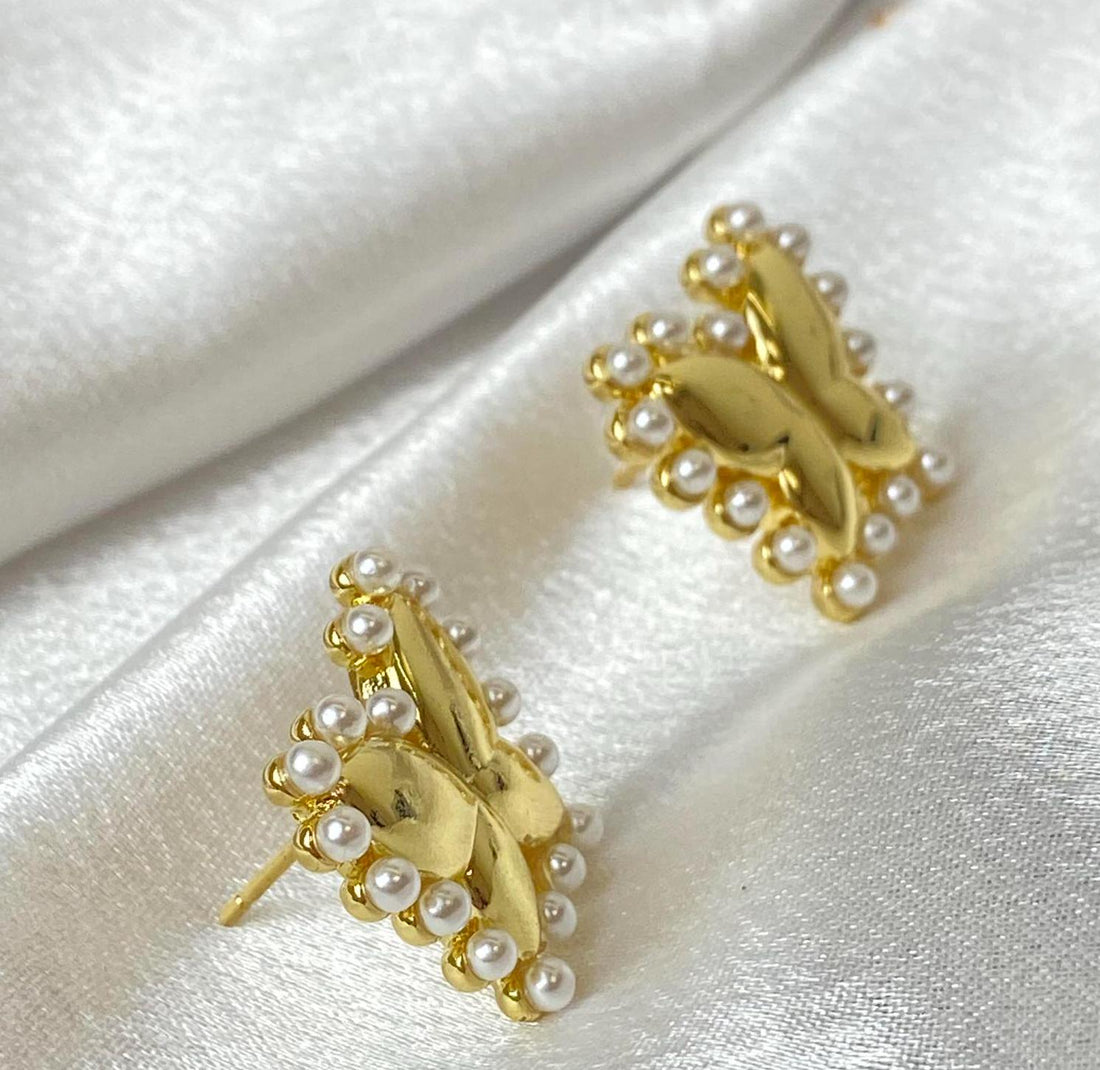 Gold-Plated Butterfly Pearl Stud